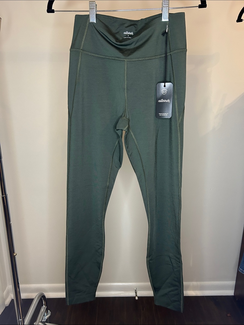 allbirds Pine Green Natural Legging Tag
